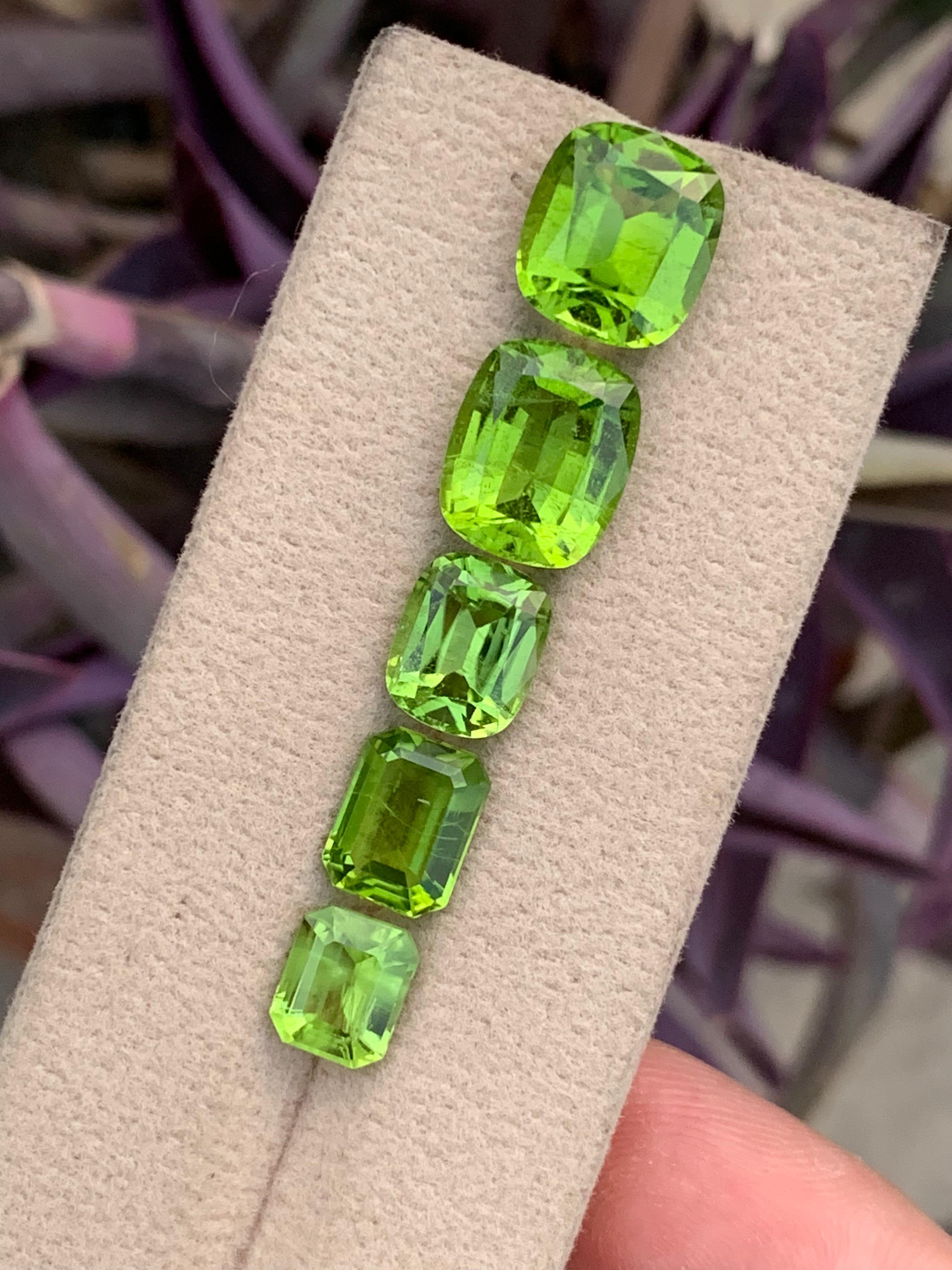 19 carats Green Peridot Loose Gemstones Bulk Deal