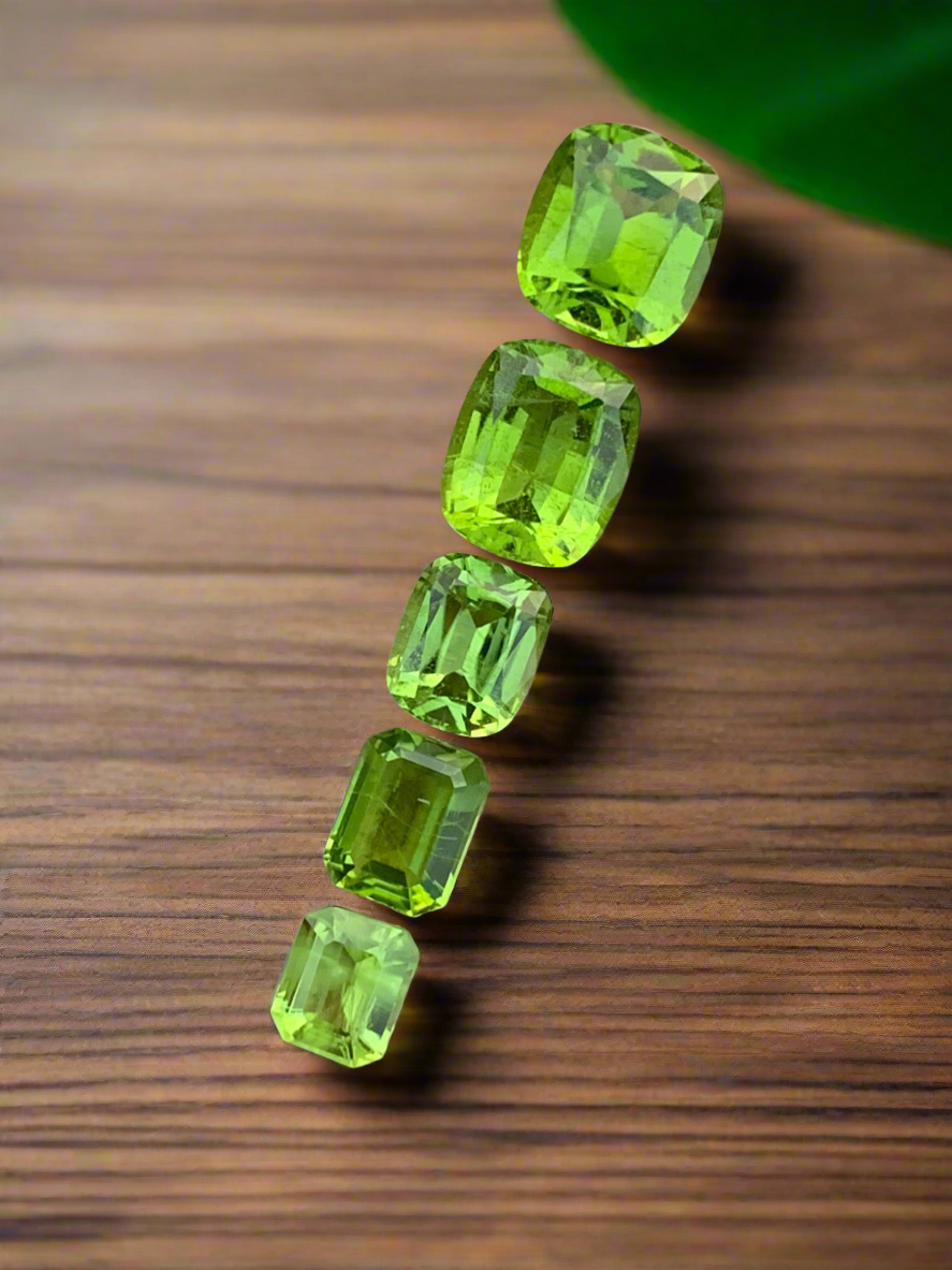 19 carats Green Peridot Loose Gemstones Bulk Deal
