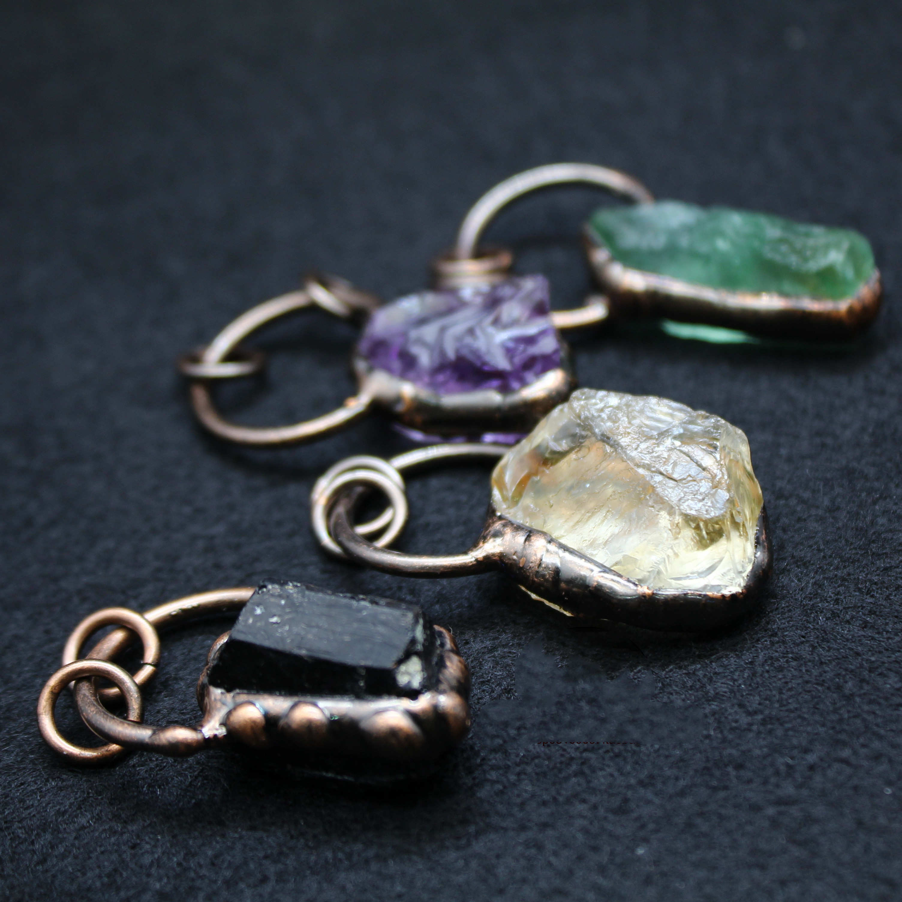 Natural Crystal Rough Stone Pendant Necklace – Gemstone Jewelry