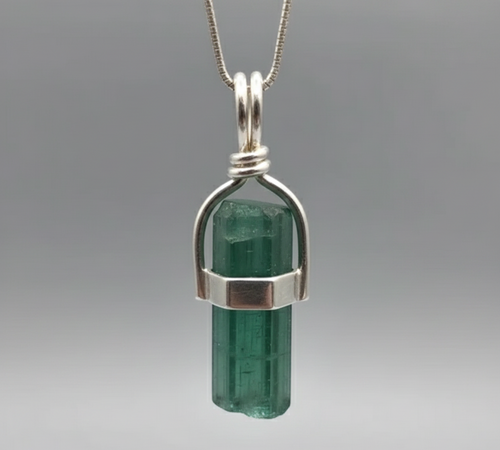 green tourmaline raw crystal jewelry
