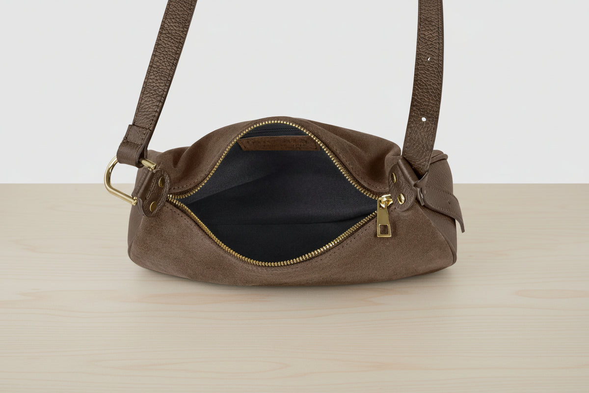Buy Leather shoulder bag travel use