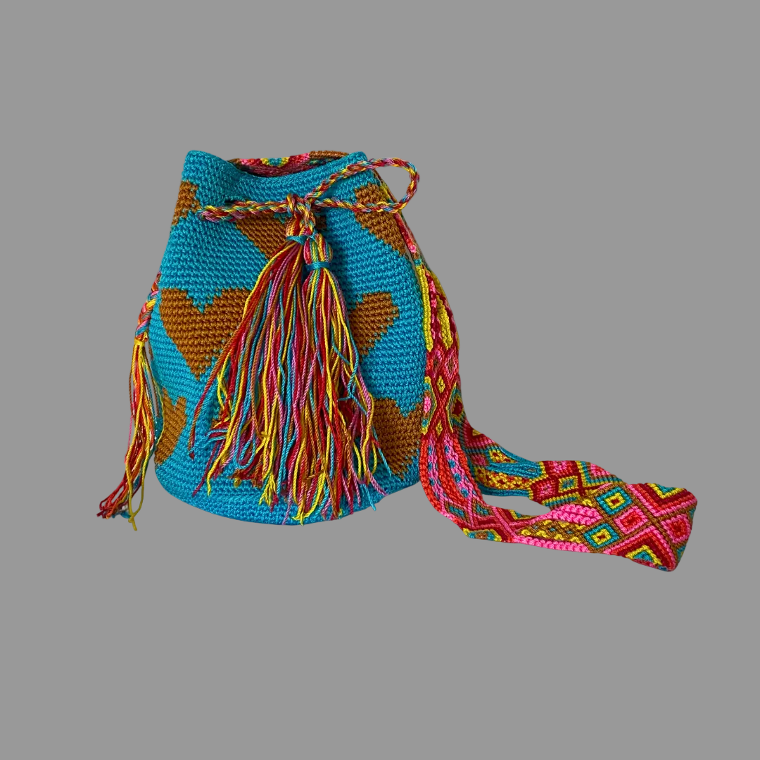 Heart pattern crochet crossbody