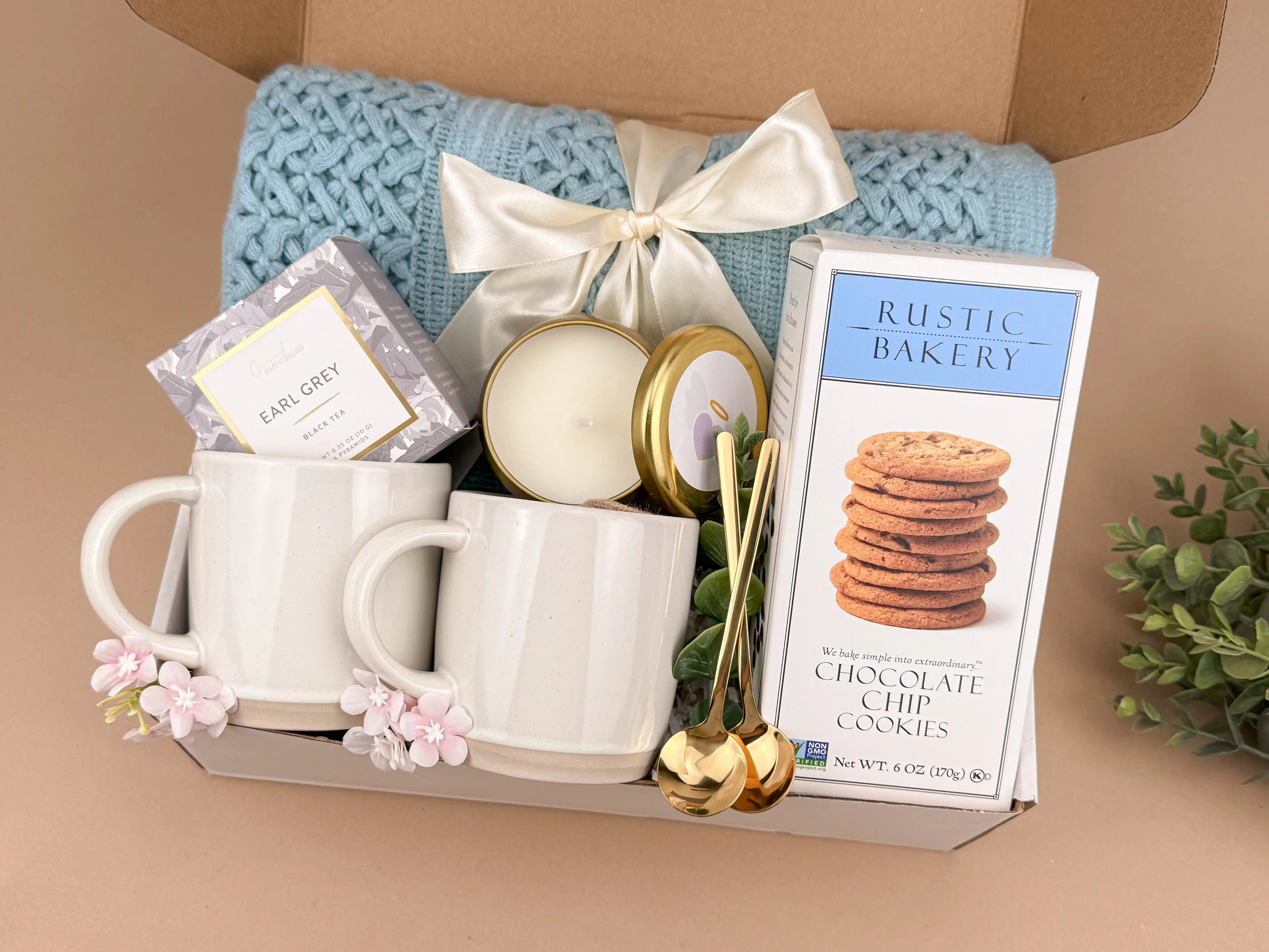 plush blanket tea and candle gift set for couples

