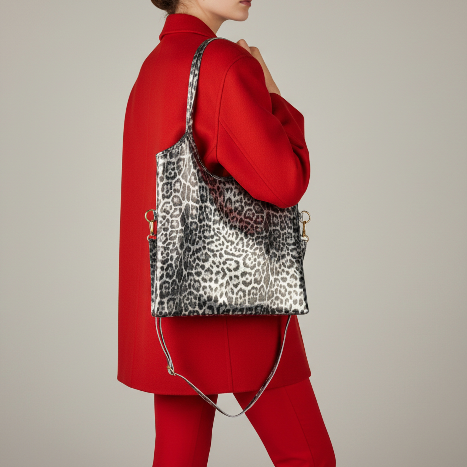 Suede shoulder bag stylish look